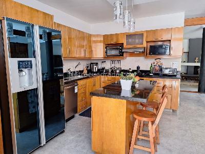 Casa de 3 alcobas en venta en El Poblado, Medellín, 253 m² · foto 5 de 20