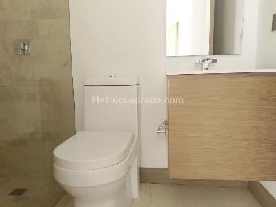 Apartamento de 1 alcoba en arriendo en El Poblado, Medellín, 80 m² · foto 11 de 12