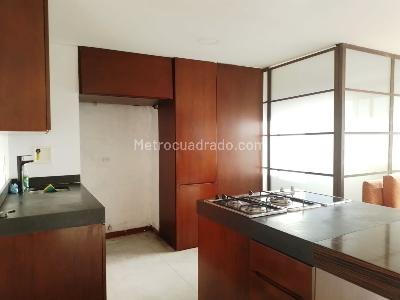 Apartamento de 2 alcobas en venta en El Poblado, Medellín, 119 m² · foto 11 de 19