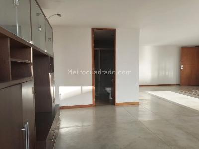 Apartamento de 2 alcobas en venta en El Poblado, Medellín, 119 m² · foto 9 de 19