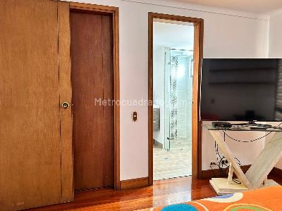 Apartamento de 3 alcobas en venta en Castropol, Medellín, 226 m² · foto 11 de 17