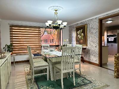 Apartamento de 3 alcobas en venta en Castropol, Medellín, 226 m² · foto 2 de 17