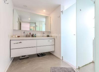 Apartamento de 3 alcobas en venta en El Poblado, Medellín, 232 m² · foto 18 de 19