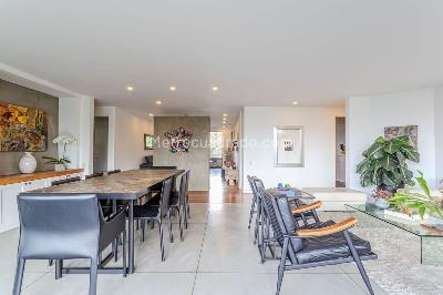 Apartamento de 3 alcobas en venta en El Poblado, Medellín, 232 m² · foto 3 de 19