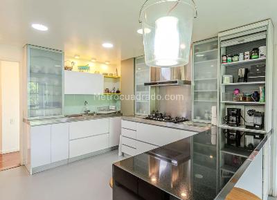 Apartamento de 3 alcobas en venta en El Poblado, Medellín, 232 m² · foto 5 de 19