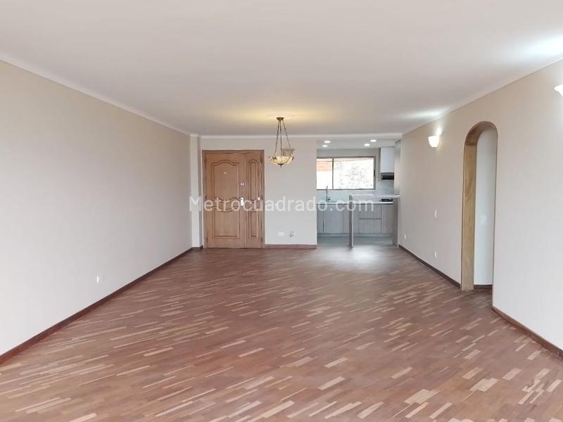 3BR Apartment for Rent in Gated Unit near Malls, El Poblado - 2
