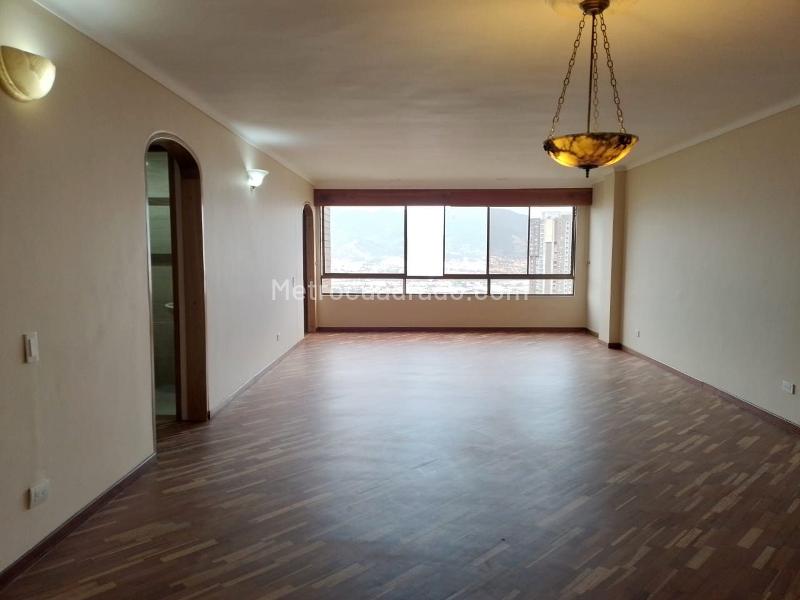 3BR Apartment for Rent in Gated Unit near Malls, El Poblado - 3