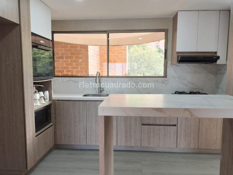 3BR Apartment for Rent in Gated Unit near Malls, El Poblado - 5