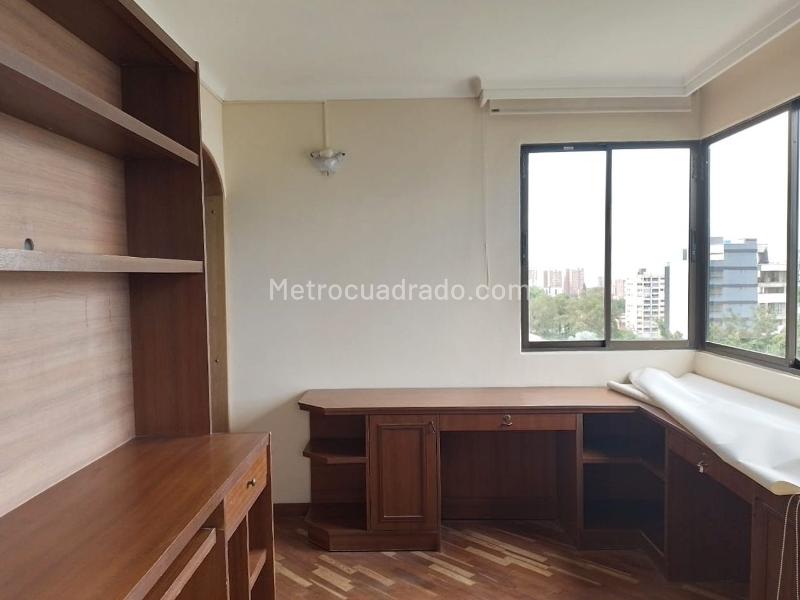 3BR Apartment for Rent in Gated Unit near Malls, El Poblado - 8
