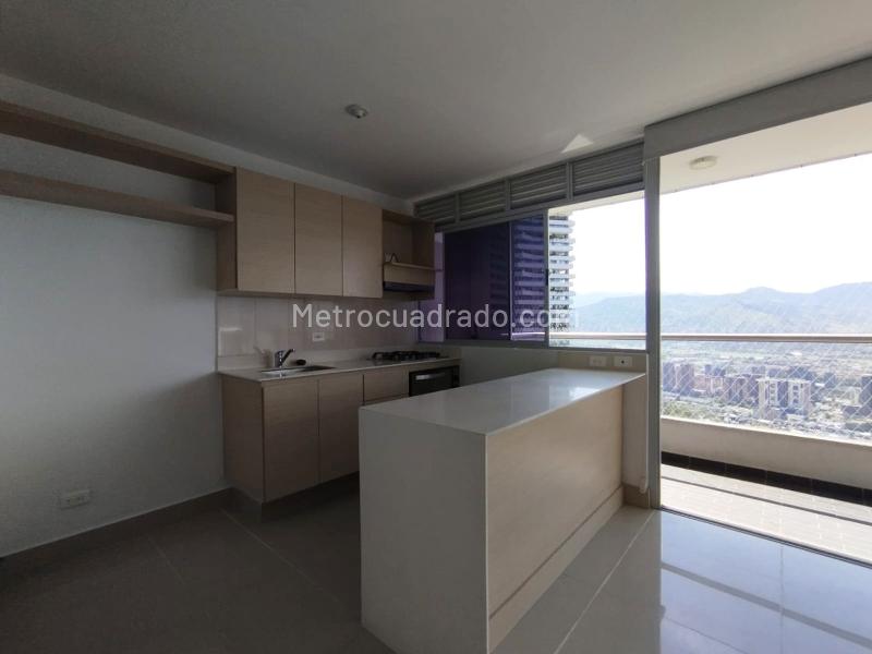 Apartamento Amoblado de 3 Alcobas con Balcón y Amenidades en El Poblado - 8