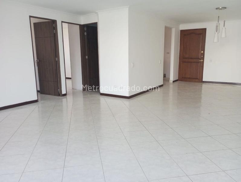 Apartamento de 2 Alcobas en El Poblado con Piscina y Gimnasio - 4