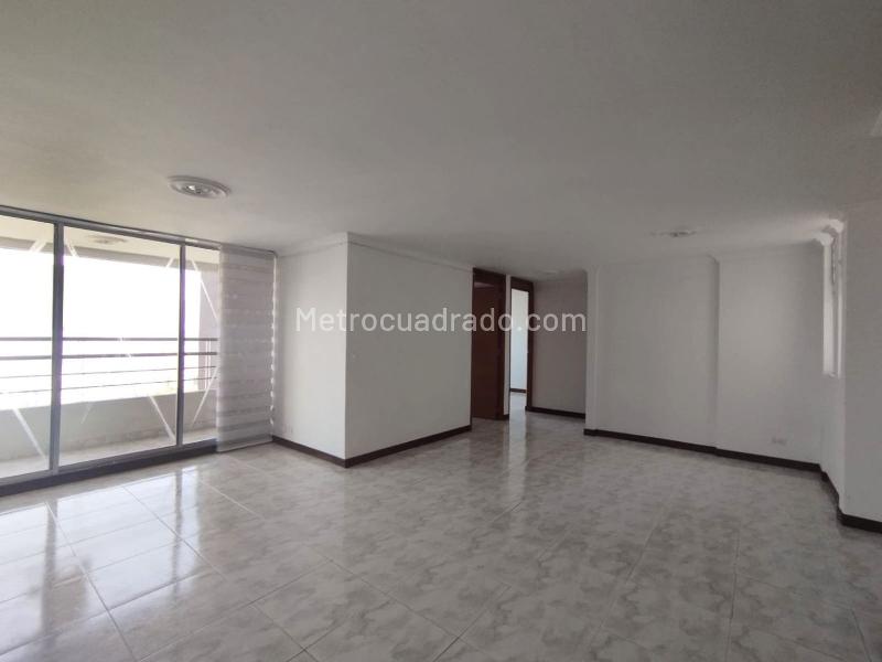 2BR Apartment with Balcony and Covered Parking in El Poblado - 3