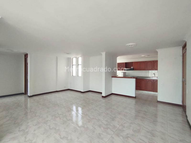 2BR Apartment with Balcony and Covered Parking in El Poblado - 4