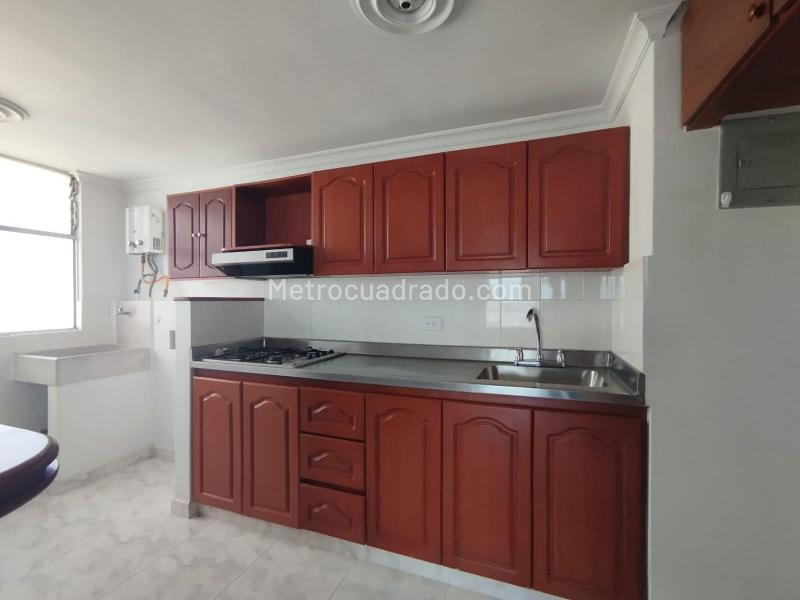 2BR Apartment with Balcony and Covered Parking in El Poblado - 6