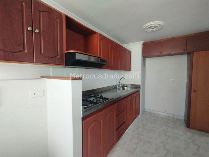 2BR Apartment with Balcony and Covered Parking in El Poblado - 7
