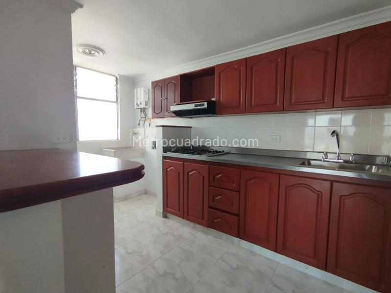 2BR Apartment with Balcony and Covered Parking in El Poblado - 8