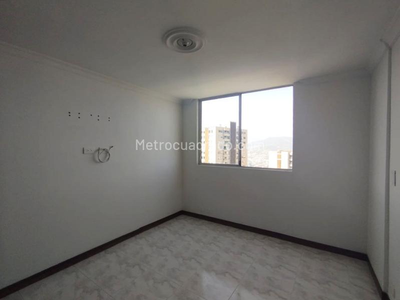 2BR Apartment with Balcony and Covered Parking in El Poblado - 9