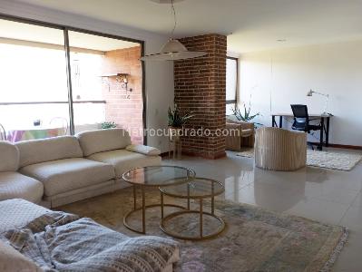 Apartamento de 3 alcobas en venta en El Poblado, Medellín, 173 m² · foto 2 de 18