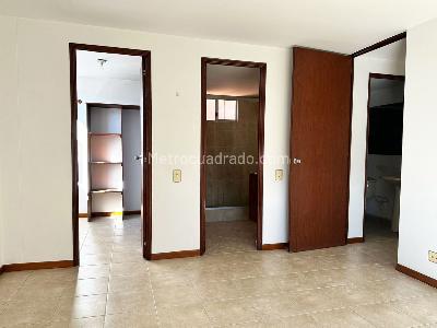 Apartamento de 2 alcobas en arriendo en Patio Bonito, Medellín, 85 m² · foto 11 de 12