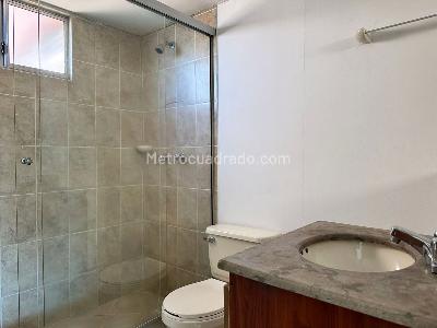 Apartamento de 2 alcobas en arriendo en Patio Bonito, Medellín, 85 m² · foto 12 de 12