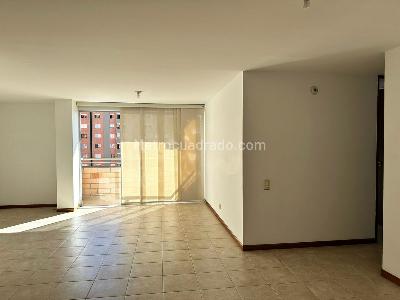 Apartamento de 2 alcobas en arriendo en Patio Bonito, Medellín, 85 m² · foto 3 de 12