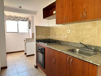 Apartamento de 2 alcobas en arriendo en Patio Bonito, Medellín, 85 m² · foto 7 de 12
