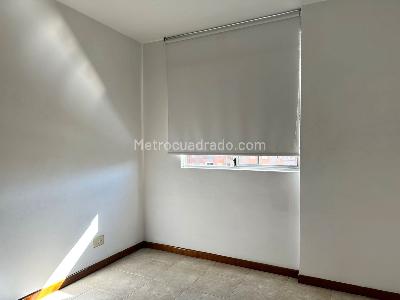 Apartamento de 2 alcobas en arriendo en Patio Bonito, Medellín, 85 m² · foto 8 de 12