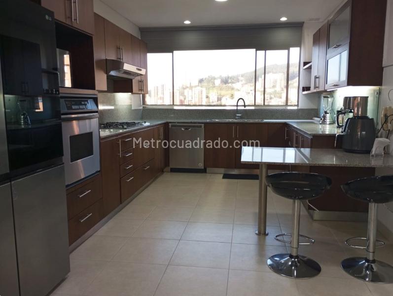 Apartamento Amoblado de 3 Alcobas en El Poblado - 5