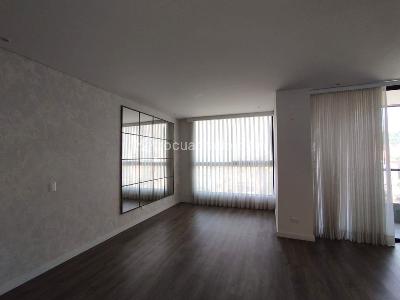Apartamento en venta en El Poblado, Medellín · foto 3 de 14