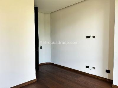 Apartamento de 2 alcobas en venta en El Poblado, Medellín, 400 m² · foto 11 de 16