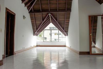 Casa de 3 alcobas en venta en El Poblado, Medellín, 326 m² · foto 10 de 15