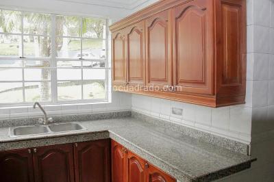 Casa de 3 alcobas en venta en El Poblado, Medellín, 326 m² · foto 5 de 15