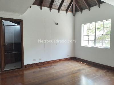 Casa de 3 alcobas en venta en El Poblado, Medellín, 326 m² · foto 9 de 15