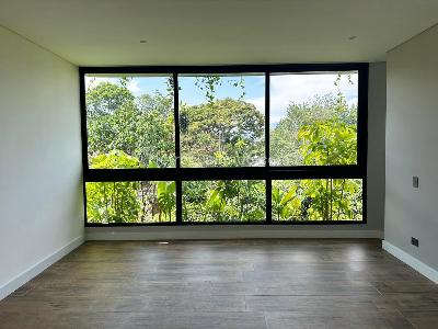 Apartamento de 2 alcobas en venta en El Castillo, Medellín, 203 m² · foto 10 de 16