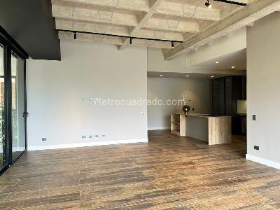 Apartamento de 2 alcobas en venta en El Castillo, Medellín, 203 m² · foto 2 de 16