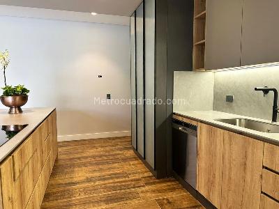 Apartamento de 2 alcobas en venta en El Castillo, Medellín, 203 m² · foto 6 de 16