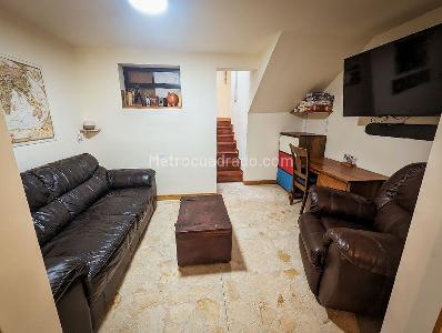 Casa de 4 alcobas en venta en Loma Del Escobero, Envigado, 224 m² · foto 2 de 10