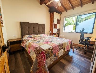 Casa de 4 alcobas en venta en Loma Del Escobero, Envigado, 224 m² · foto 7 de 10