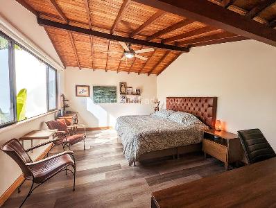 Casa de 4 alcobas en venta en Loma Del Escobero, Envigado, 224 m² · foto 8 de 10