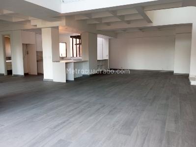 Apartamento en venta en El Poblado, Medellín · foto 2 de 20