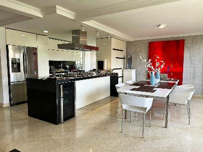 Apartamento de 3 alcobas en venta en El Poblado, Medellín, 175 m² · foto 3 de 16