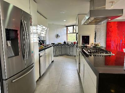 Apartamento de 3 alcobas en venta en El Poblado, Medellín, 175 m² · foto 8 de 16