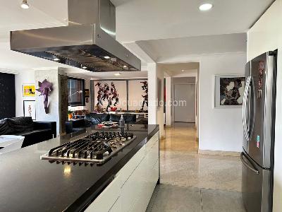 Apartamento de 3 alcobas en venta en El Poblado, Medellín, 175 m² · foto 9 de 16