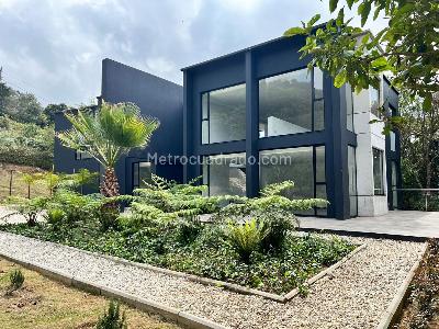 Casa de 4 alcobas en venta en Envigado, Envigado, 450 m² · foto 18 de 19