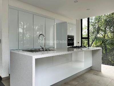 Casa de 4 alcobas en venta en Envigado, Envigado, 450 m² · foto 3 de 19