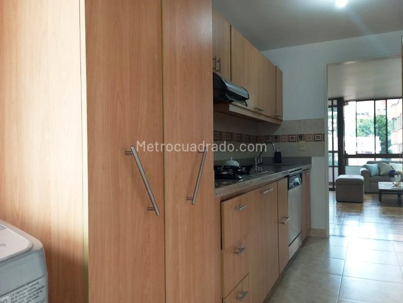 Furnished 2BR Apartment Near Parks in El Poblado - 8