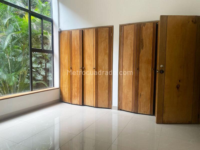 2BR Apartment in El Poblado with Private Elevator & Pool - 9