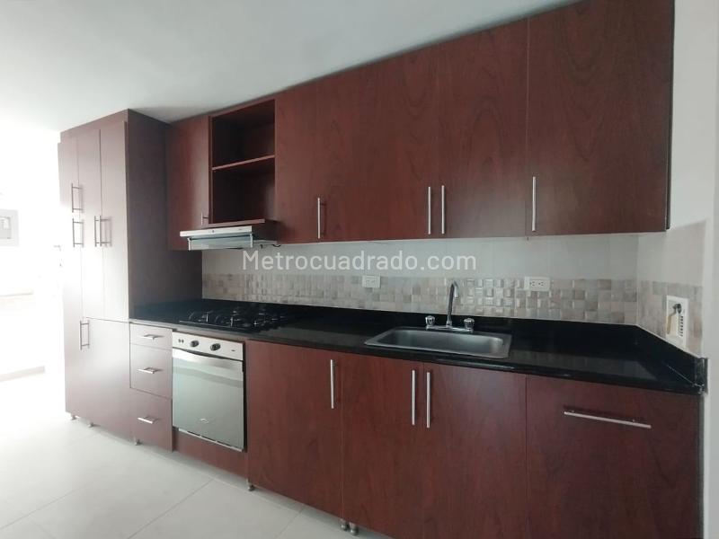 Apartamento en El Poblado de 3 Alcobas en Conjunto Cerrado - 4