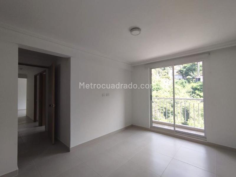 Apartamento en El Poblado de 3 Alcobas en Conjunto Cerrado - 6