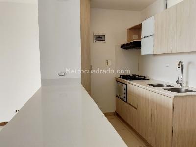 Apartamento de 3 alcobas en arriendo en El Poblado, Medellín, 100 m² · foto 5 de 17